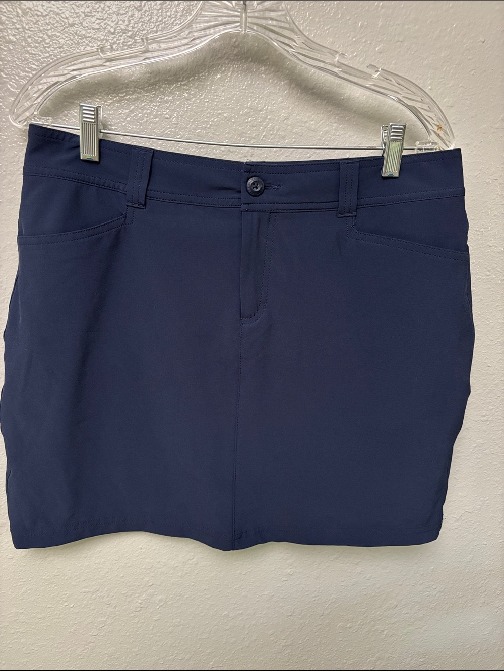 Eddie Bauer Navy Women's Stretch Skort. Size 8